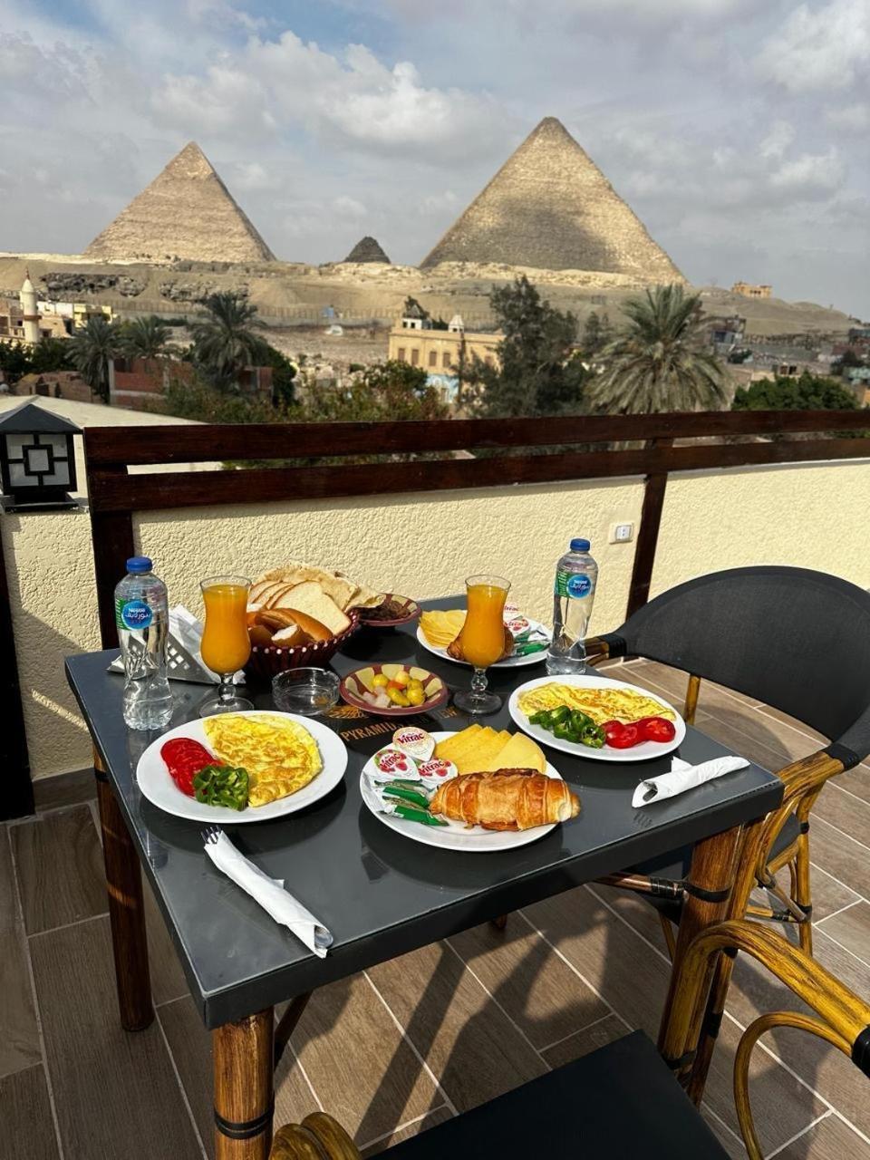 Pyramids Era View Hotel Kafrat al Jabal Exterior photo