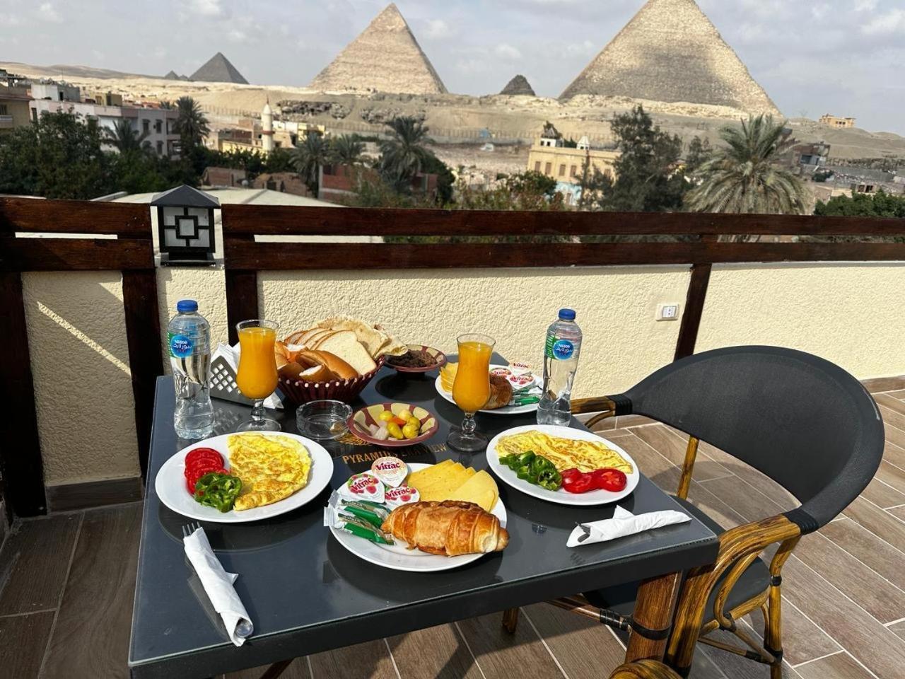 Pyramids Era View Hotel Kafrat al Jabal Exterior photo