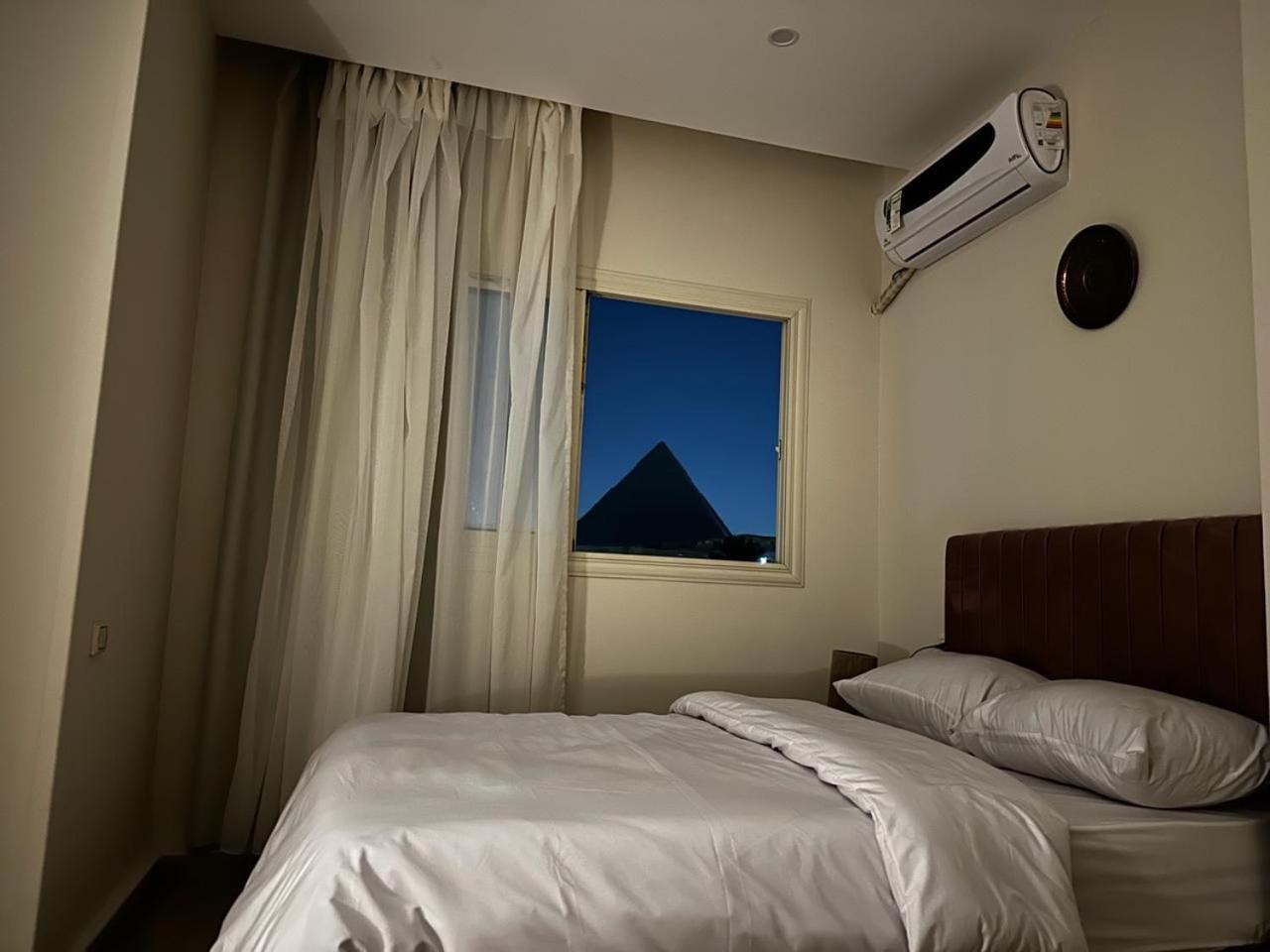 Pyramids Era View Hotel Kafrat al Jabal Exterior photo