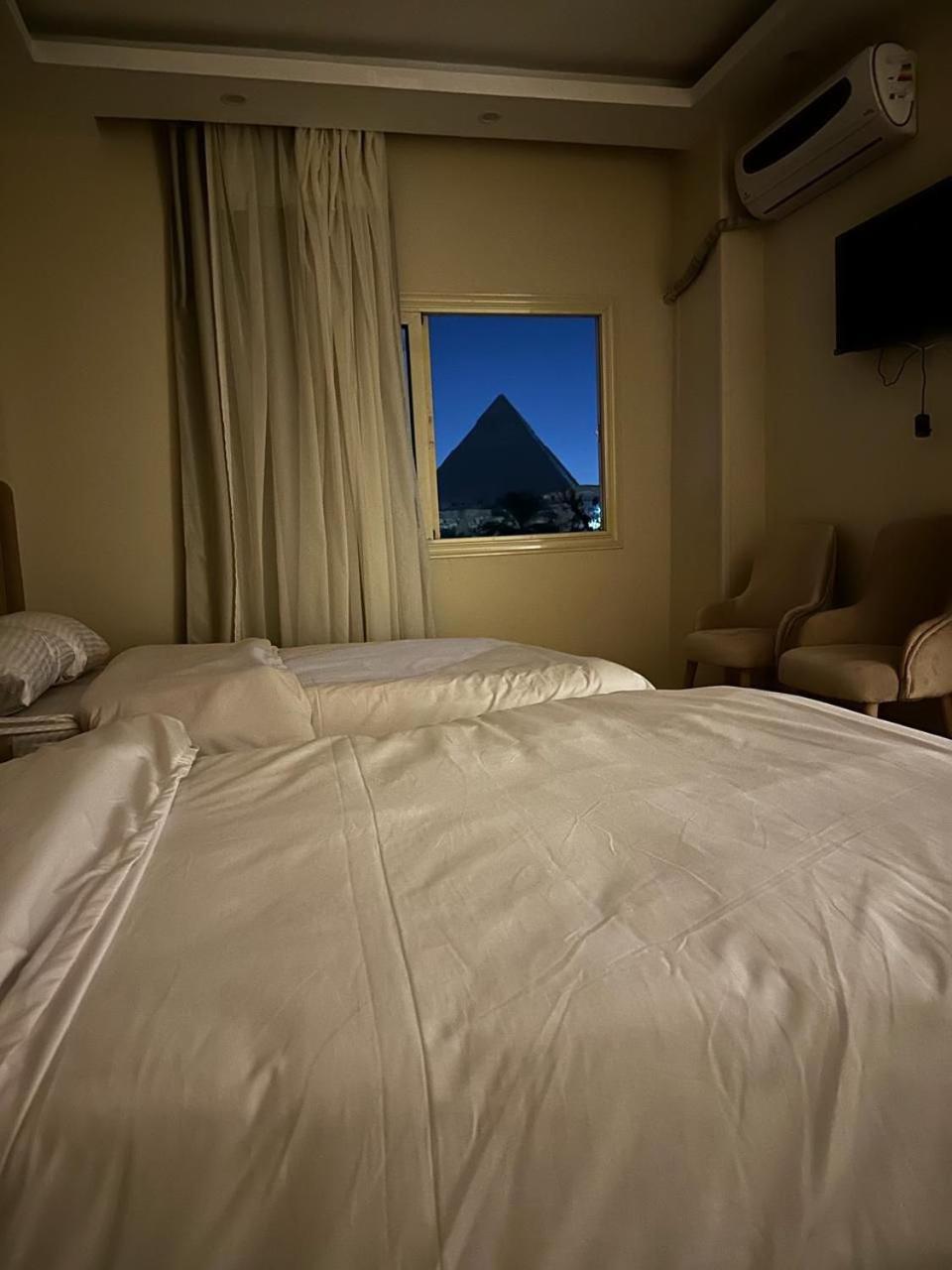 Pyramids Era View Hotel Kafrat al Jabal Exterior photo