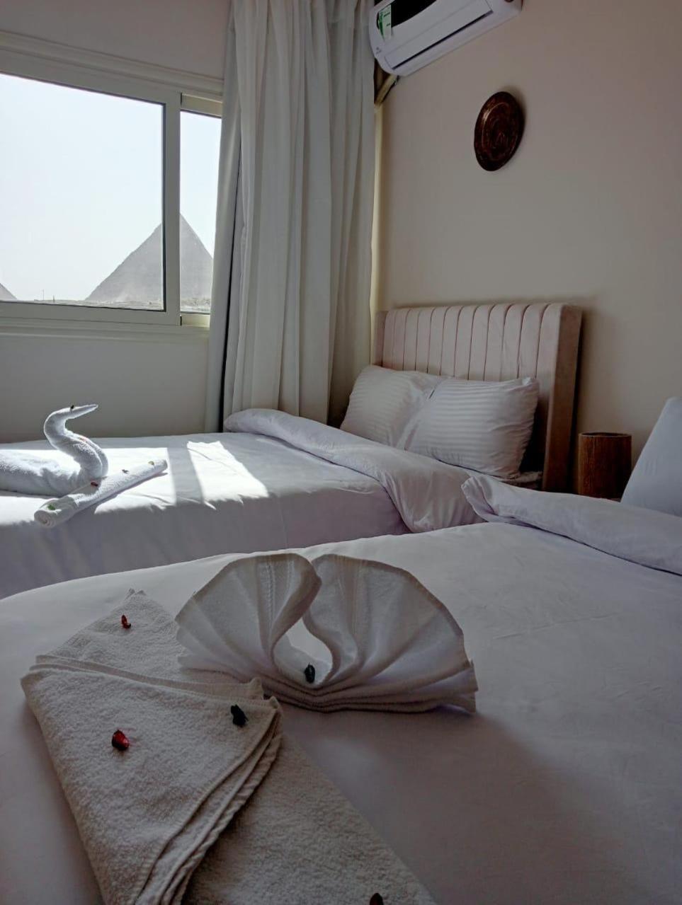 Pyramids Era View Hotel Kafrat al Jabal Exterior photo
